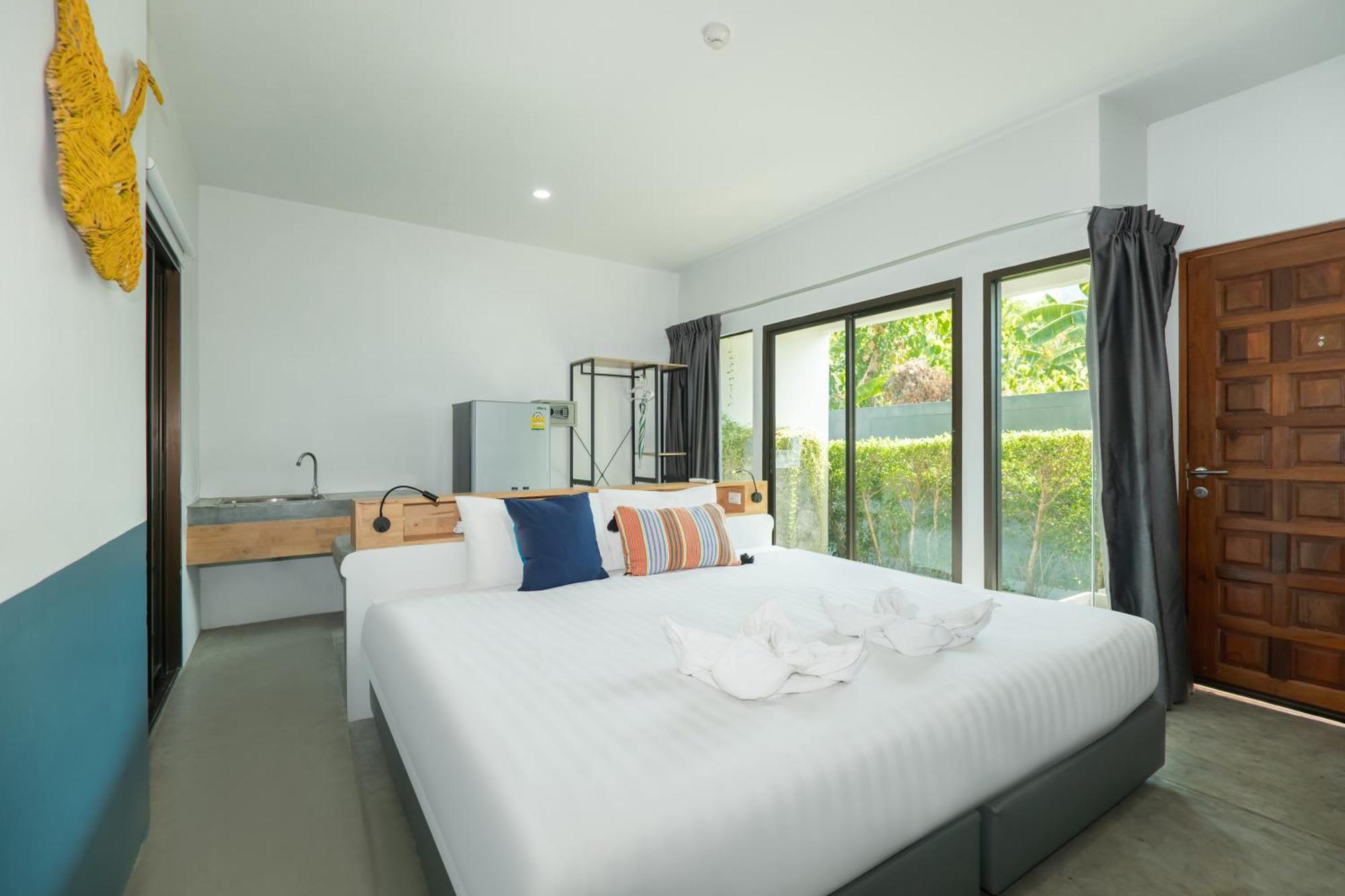 Kraam Silhouette Hotel And Cafe Phuket Chalong Luaran gambar